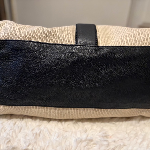 Gucci Studded Raffia and Black leather Stirrup Tote Bag - Picture 6 of 16